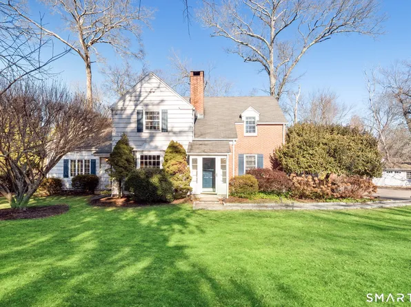 18 Cloverly Circle, Norwalk, CT 06855