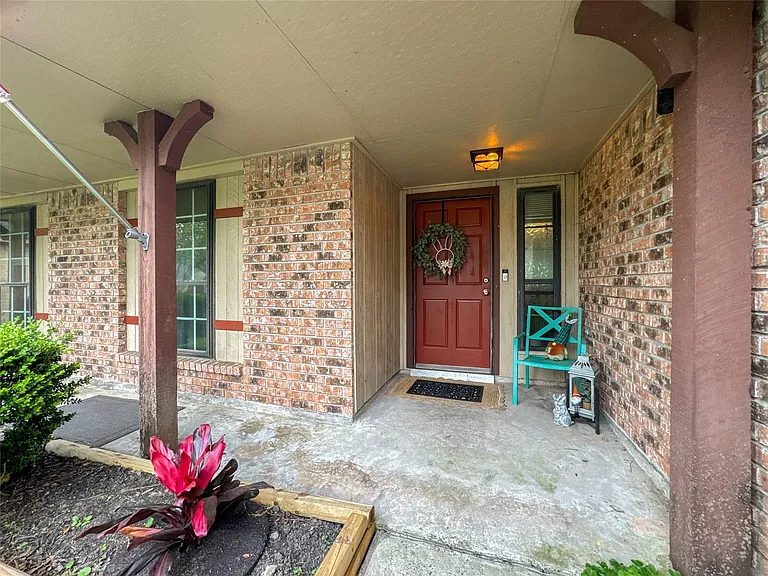 2909 Laurelridge Dr — Photo 4