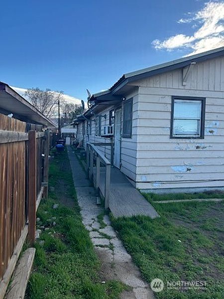 5th image of 705 N 1st Street