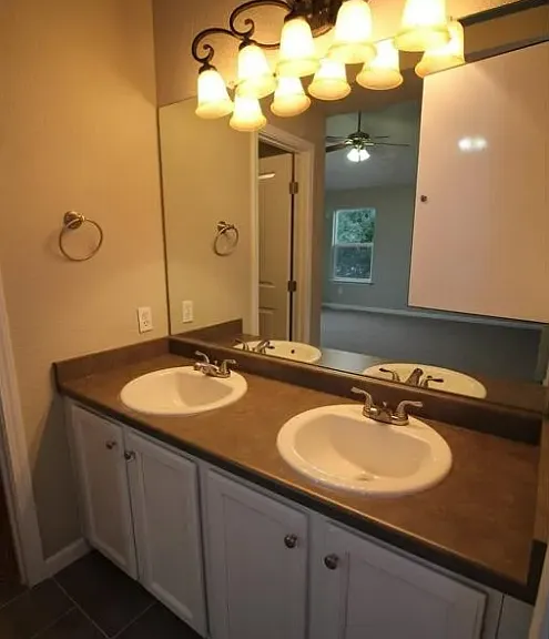 805 Ancestra Dr — Photo 9