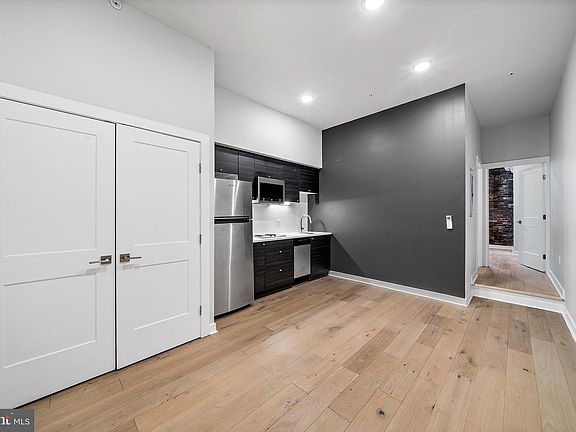 3rd image of 257 N 3rd St #1