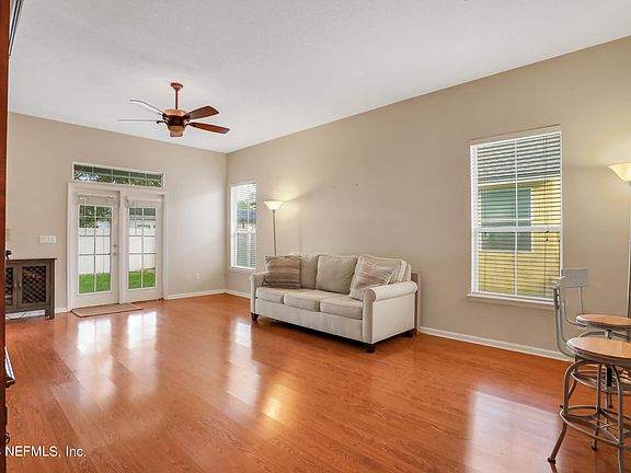4th image of 1441 STOCKBRIDGE Lane