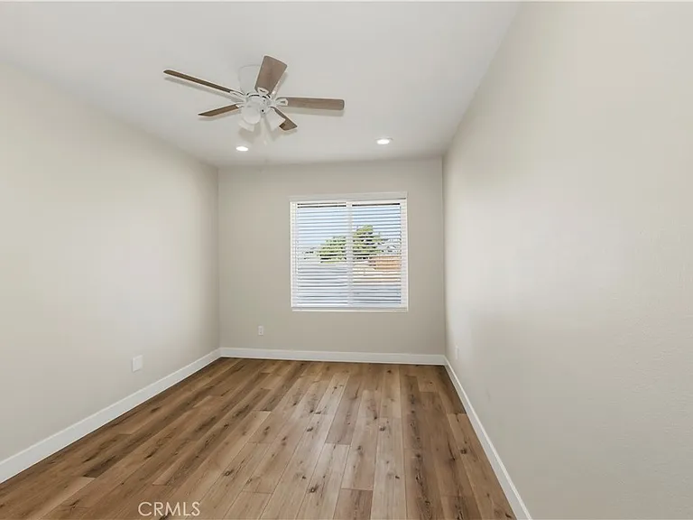 11471 Hollyvale Ave — Photo 24