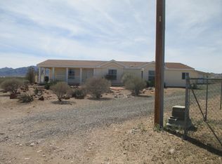 1449 S Concho Rd, Golden Valley, AZ 86413