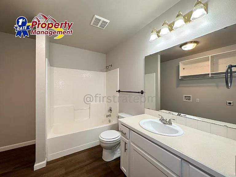 10022 W Garverdale Ln #102 — Photo 11
