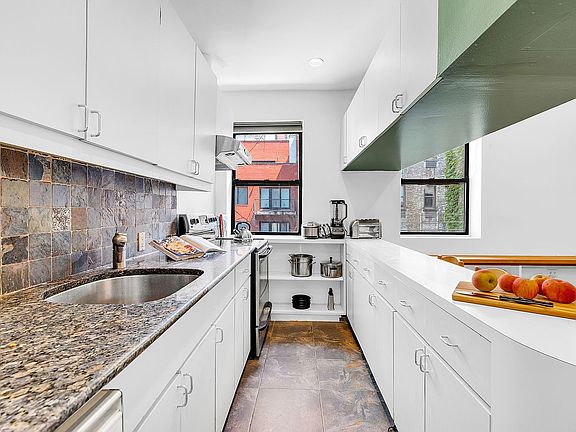 2nd image of 141 E 29th St #2