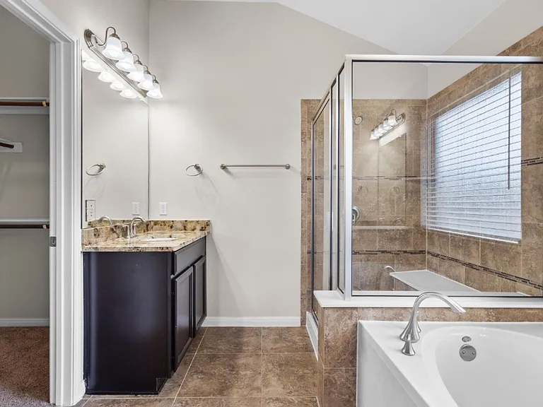 2923 Bluffstone Dr — Photo 10