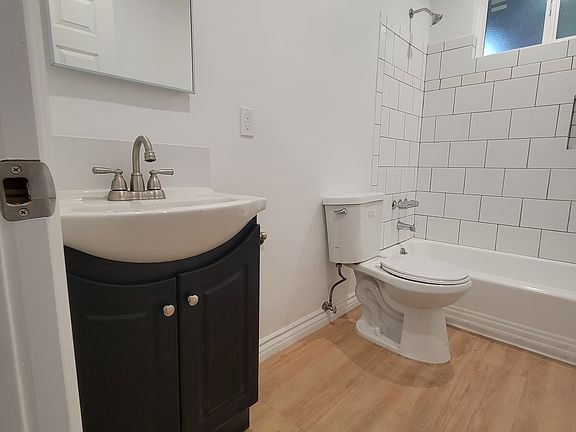 3rd image of 1105 1/2 W 93rd St #1105-1/2