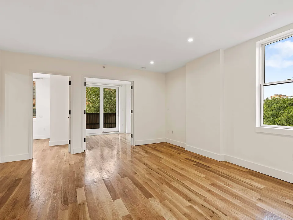 10 Lexington Ave #5E