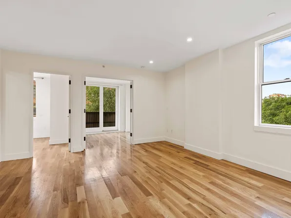 10 Lexington Avenue image 1 of 11