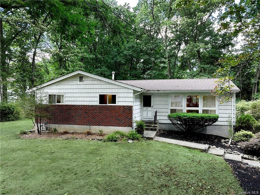 20 Fleetwood Avenue, Chestnut Ridge, NY 10977 Zillow
