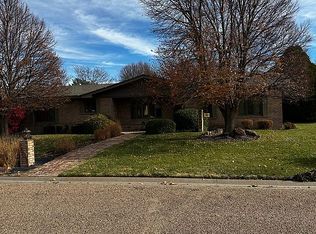 1602 S Madison St, Hugoton, KS 67951