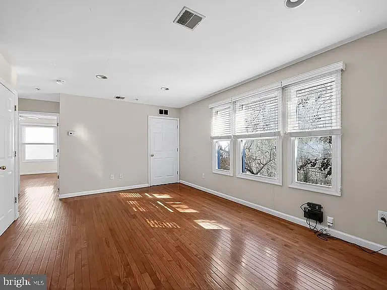 1521 N 15th St #2 — Photo 3