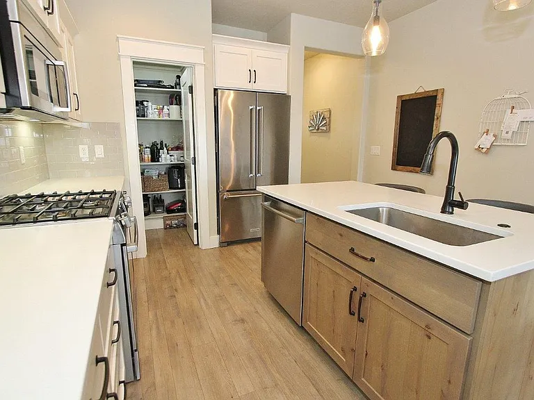 3316 E Girdner Dr — Photo 10