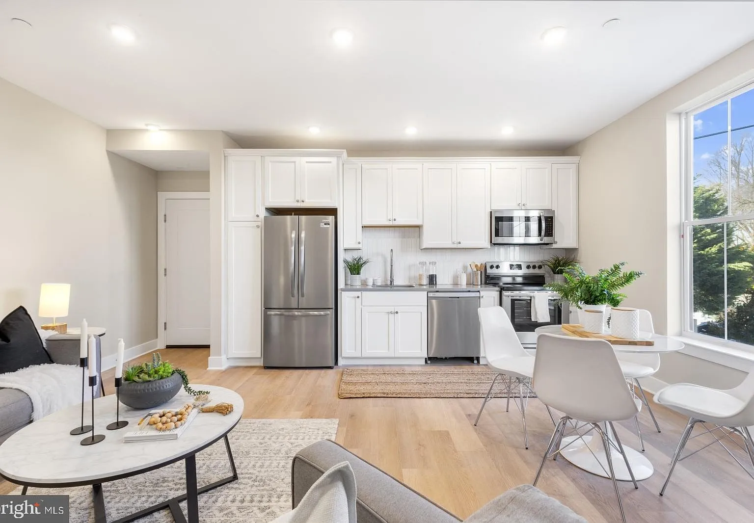 1 bed, 1.0 bath, 580 sqft, $1,395 — Photo 1