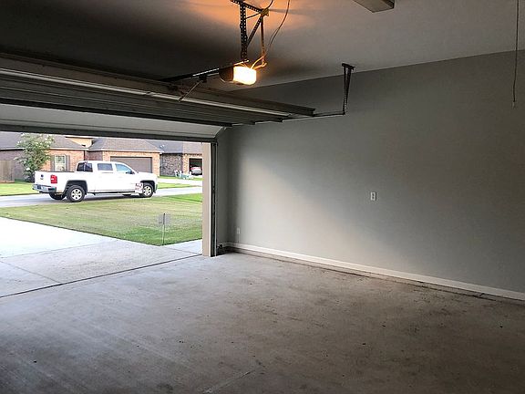 5th image of 448 Christopher Dr