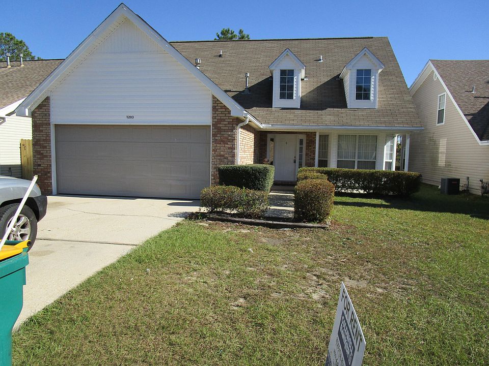 1st image of 1203 Charleston Cir