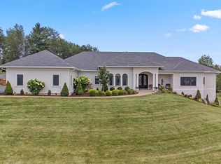 19 E Country Gate Pl, Vestal, NY 13850