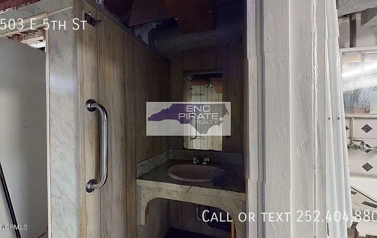 2503 E 5th St — Photo 34