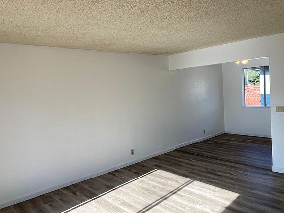 4th image of 1518 Moorpark Ave #3