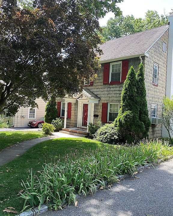 2nd image of 17 Howard St