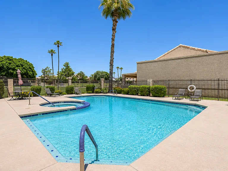 9047 W Port Royale Ln — Photo 20