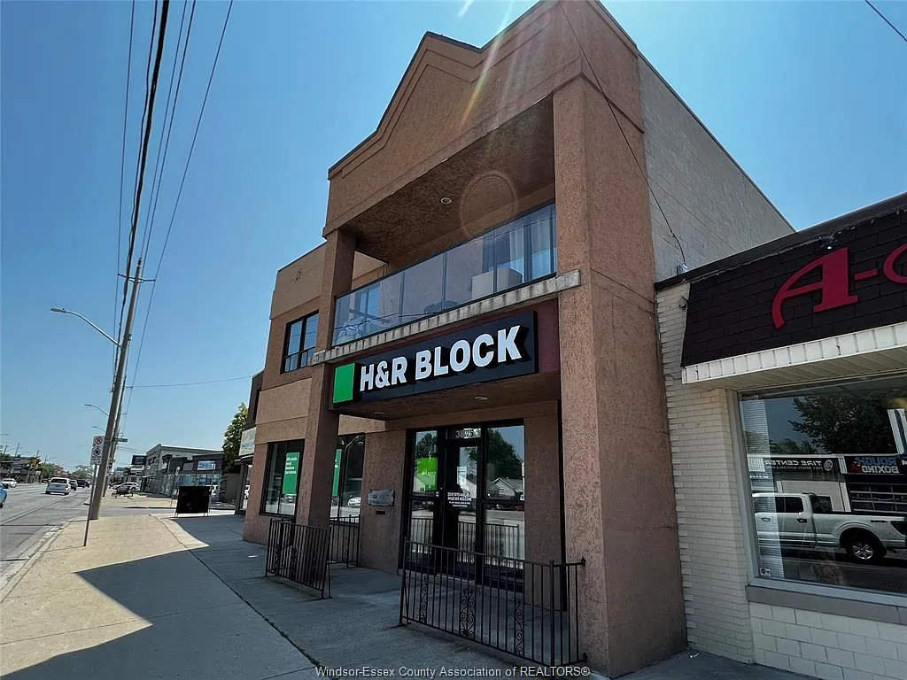 Building Photo - 3875 Tecumseh Rd E #3