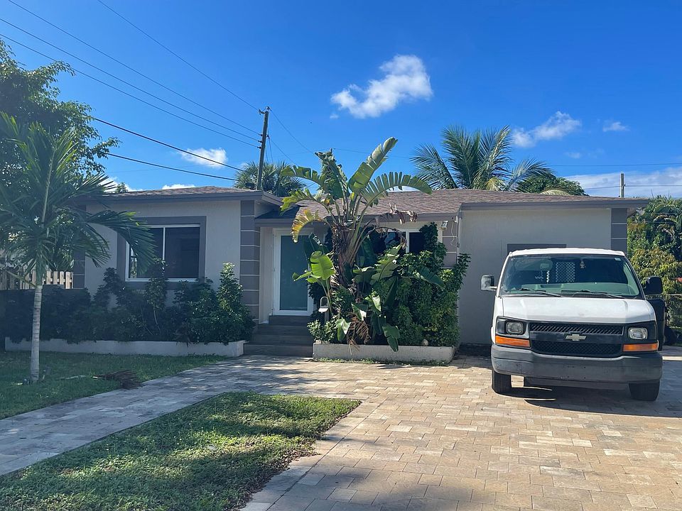 1st image of 15760 NE 18th Ct