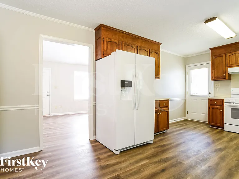 814 Dewey St — Photo 7