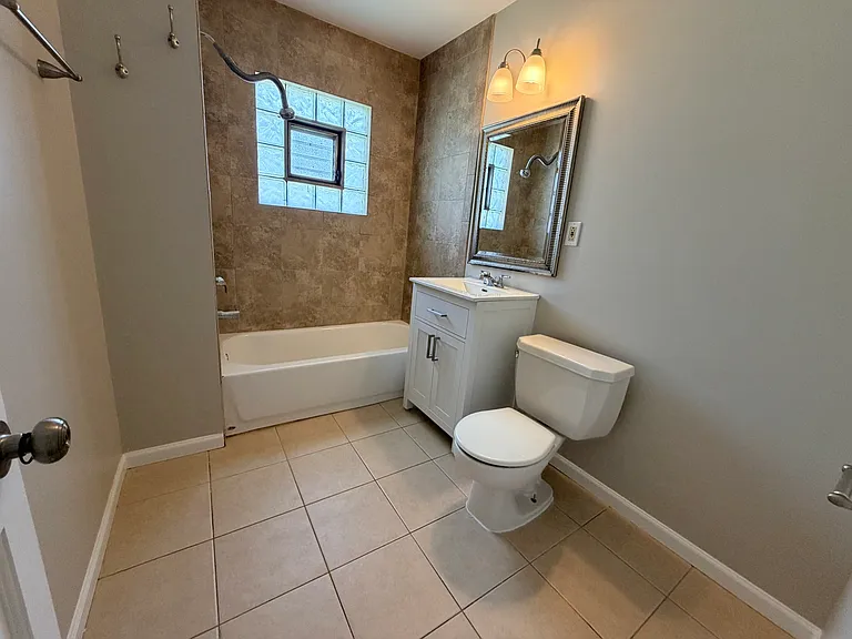 11105 Denny Ave — Photo 18
