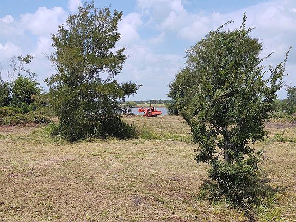 2nd image of 215 Port Rd