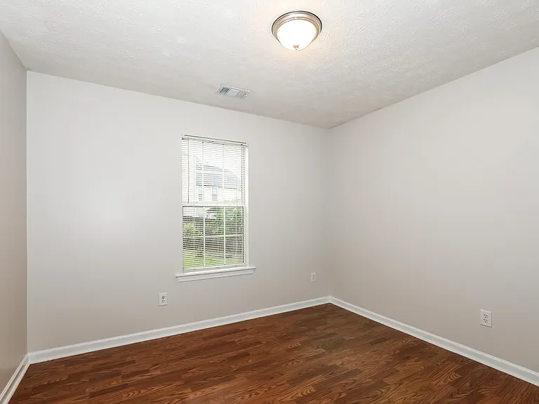 5250 Yellow Pine Dr — Photo 12