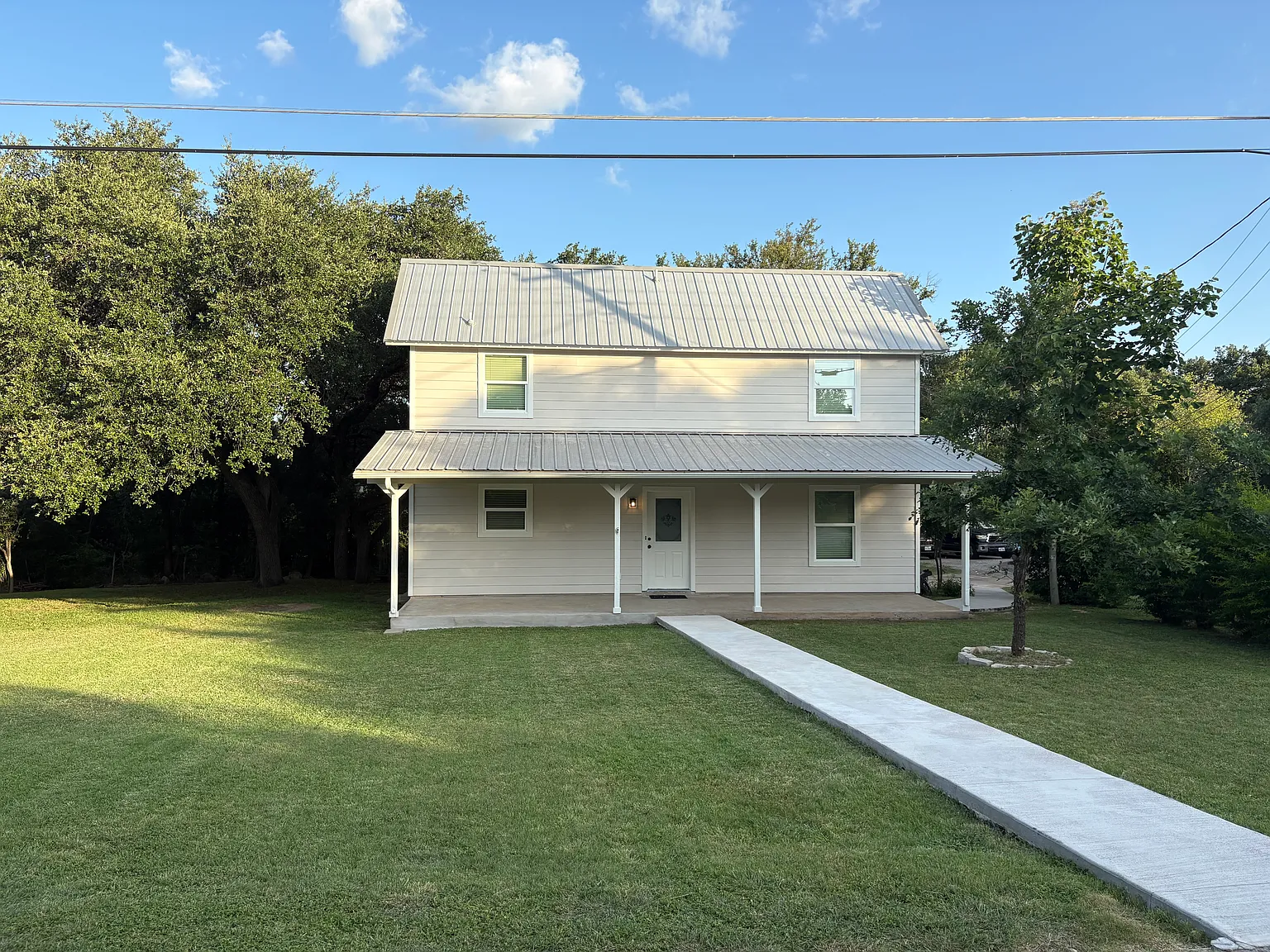 2 bed, 1.5 bath, 952 sqft, $1,550 — Photo 1