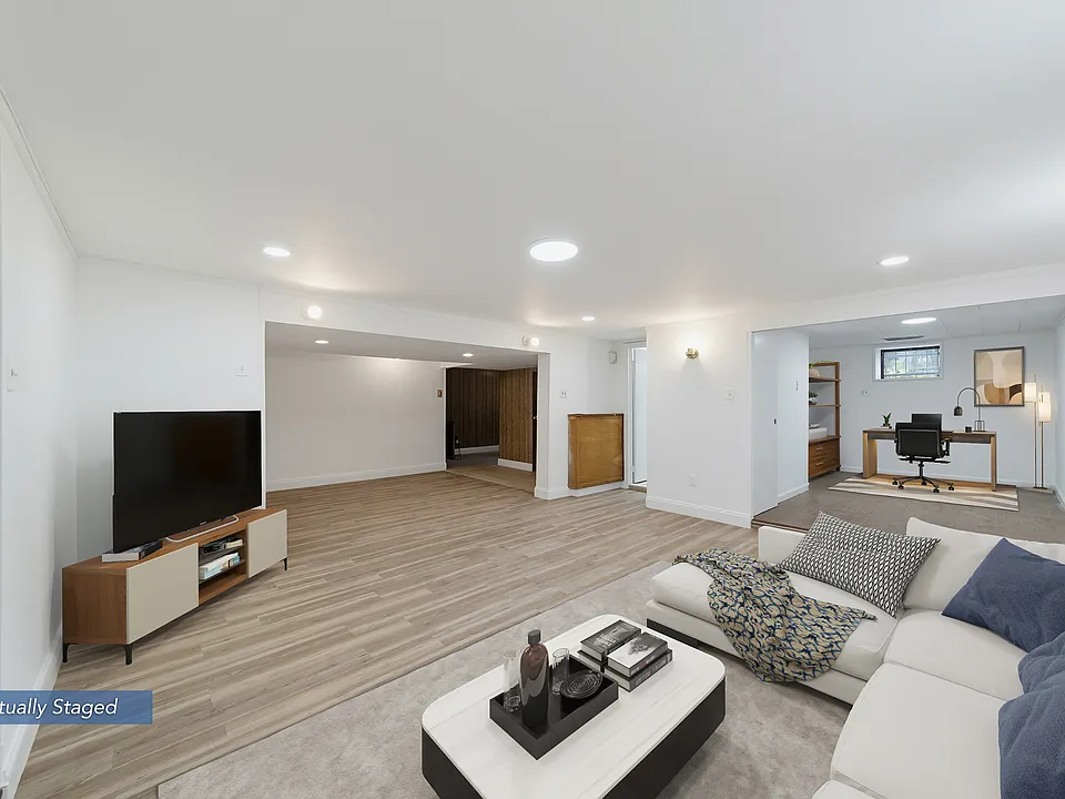 495 Bluff Rd
