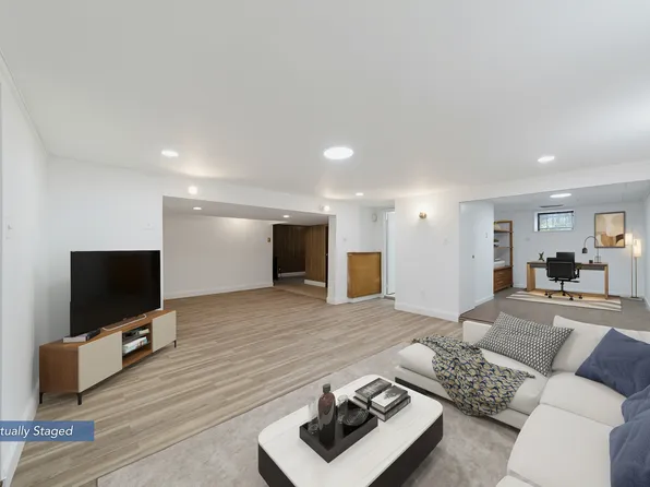 495 Bluff Rd, Fort Lee, NJ 07024