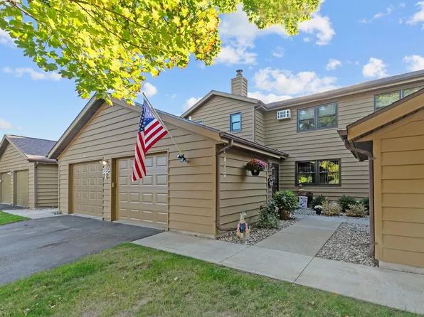 970 Manor Dr APT 72, Neenah, WI 54956