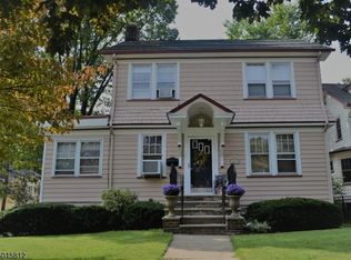 121 Riverside Dr, Cranford, NJ 07016