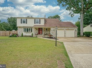 31 Forrest Dr, Sicklerville, NJ 08081