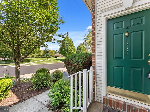3rd image of 117 Lydia Ln