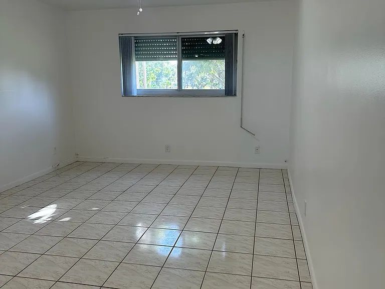 225 Bonnie Blvd #116 — Photo 11