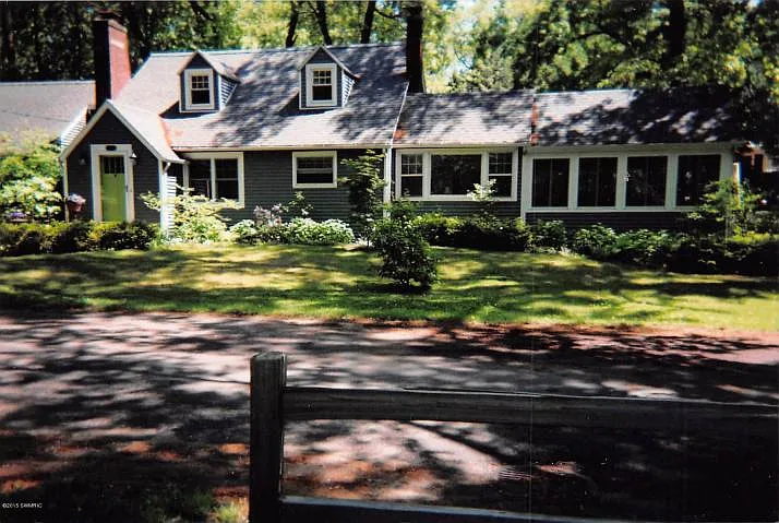 2101 Juneway Dr photo 1