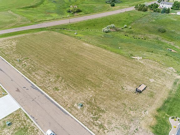 2nd image of 1715 Blackstone Loop W
