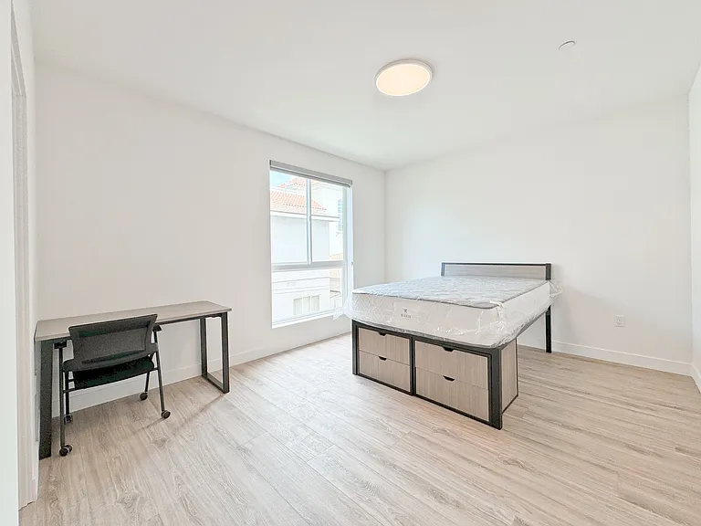 1743 Armacost Ave — Photo 47