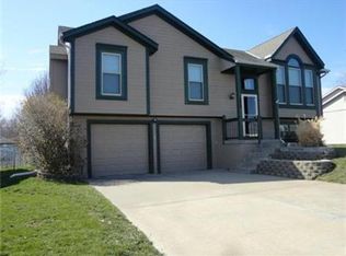 236 Edgewood Dr, Wellsville, KS 66092