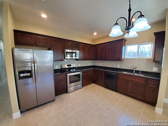 5th image of 1118 Elvira St