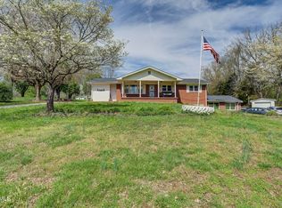 247 Cedar Point Rd, Johnson City, TN 37601