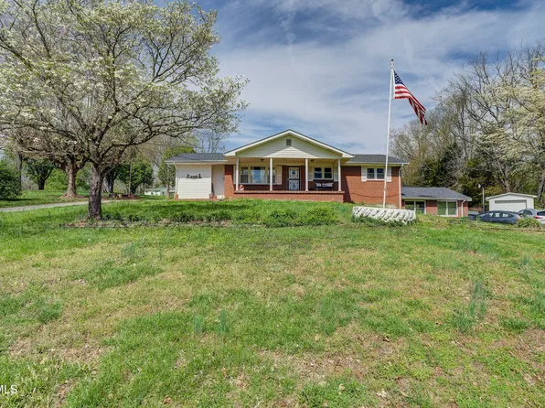 247 Cedar Point Rd, Johnson City, TN 37601