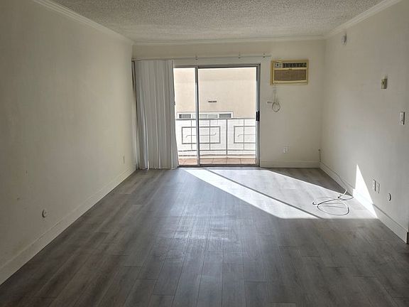 2nd image of 102 S Oxford Ave APT 210