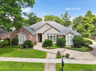 121 University Highlands Ct, Baton Rouge, LA 70808