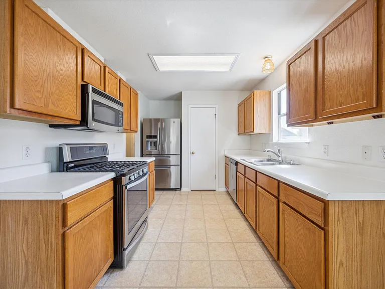 108 Loryn Dr — Photo 11